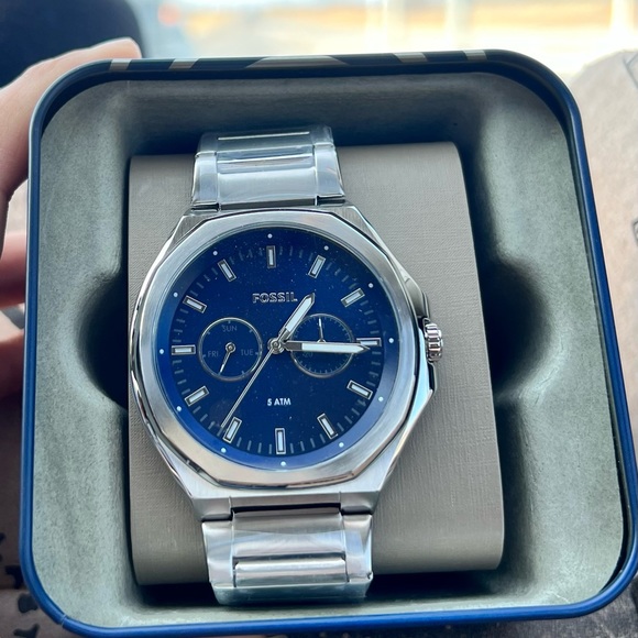 new fossil watch - Picture 1 of 1